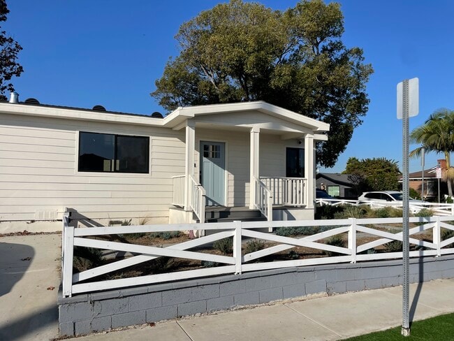Building Photo - 14005 Ocean Gate Ave