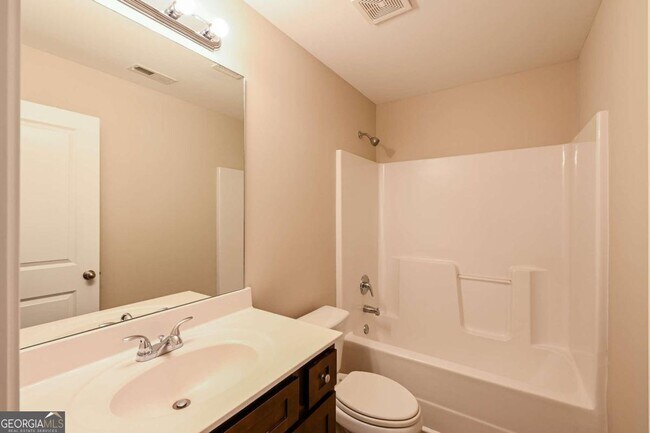 Foto del edificio - 1422 Sand Way SE