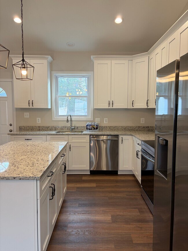Foto del edificio - 130 Poplar Ln