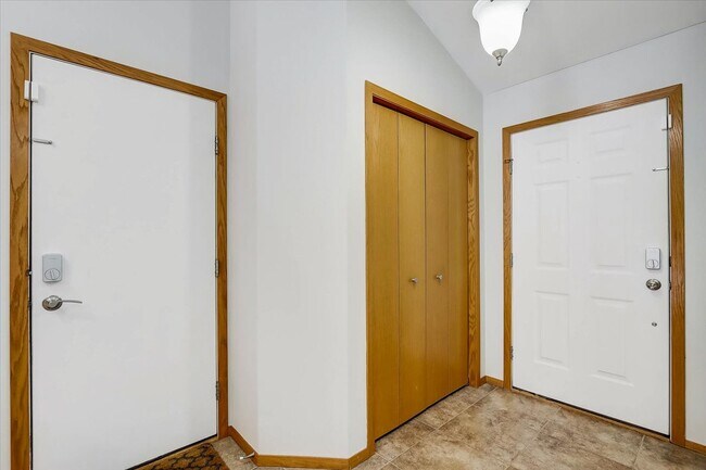 Foto del edificio - 926 Harper Dr