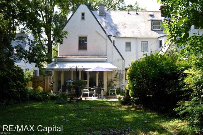 Building Photo - 4 br, 1.5 bath House - 52 Hopkins Street
