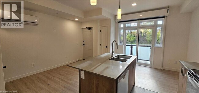 Building Photo - 31 Mill St