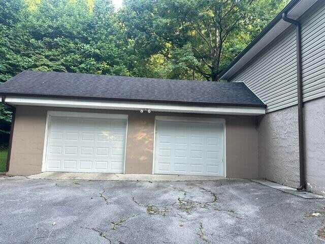 Building Photo - 4045 Brookcrest Dr