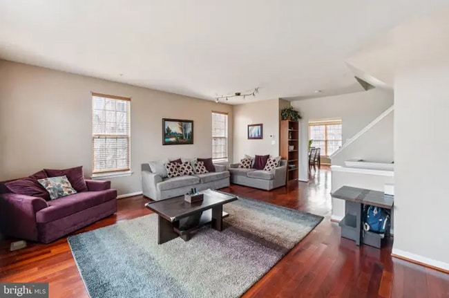 Foto del edificio - 124 Penwick Cir