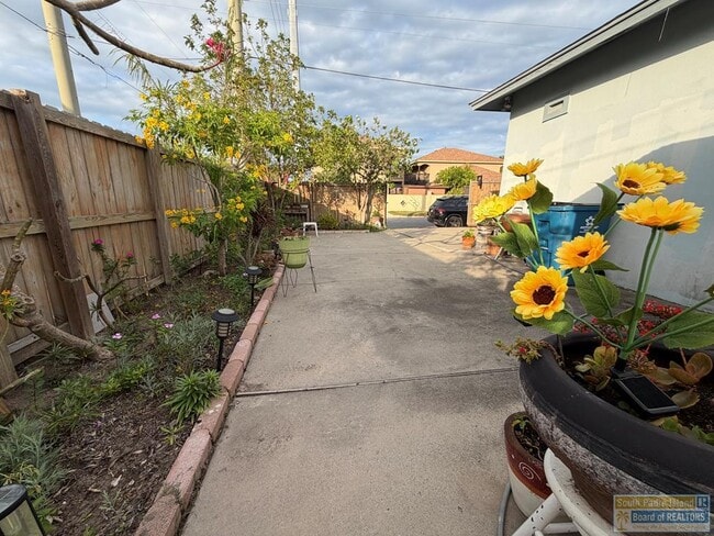 Foto del edificio - 121 E Madison St