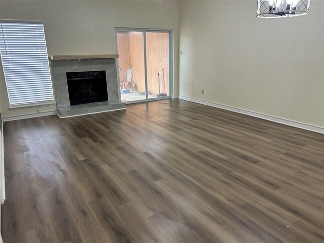 Foto del edificio - 12400 Brookglade Cir