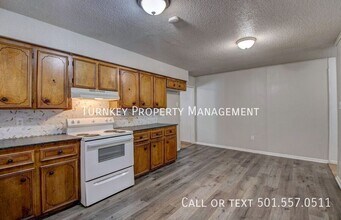 Building Photo - 9012 Tanya Dr