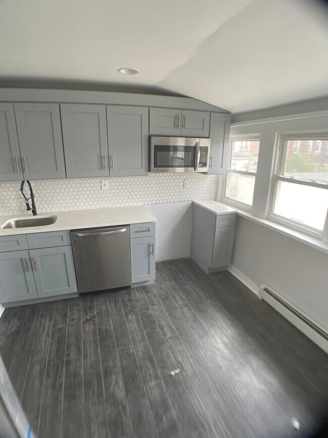 Kitchen - 27 Wolcott Ter