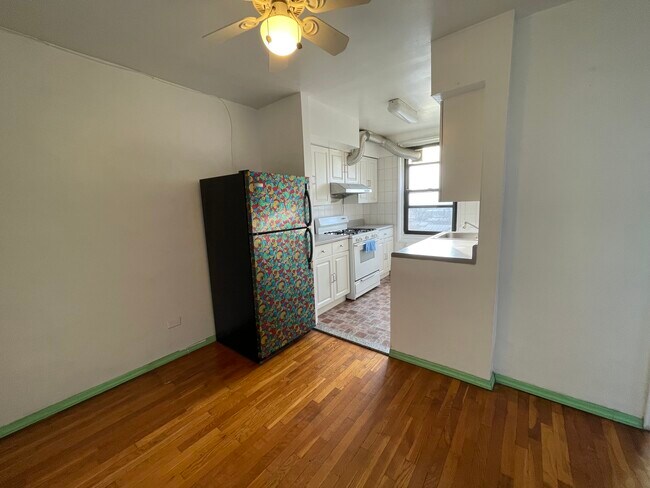 Building Photo - 15272 Melbourne Ave