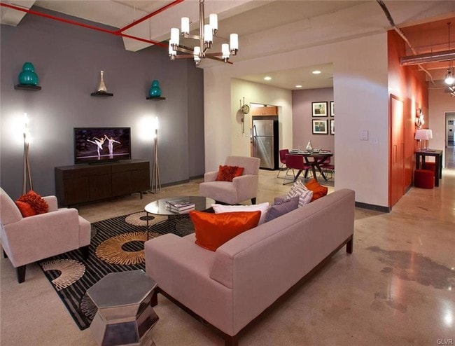 Foto del edificio - 128 N 8th St