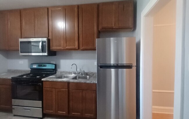 Foto del edificio - 7307 S Bennett Ave