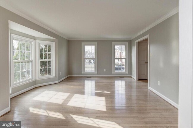 Building Photo - 14213 Floral Park Dr