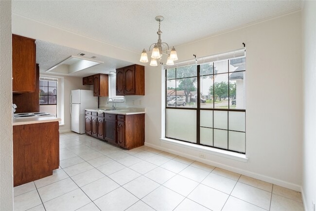 Foto del edificio - 5417 Knollridge Dr