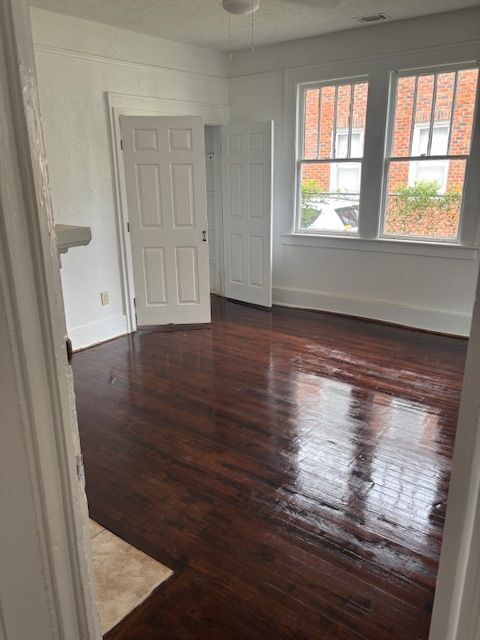 Foto del edificio - 1213 E 38th St