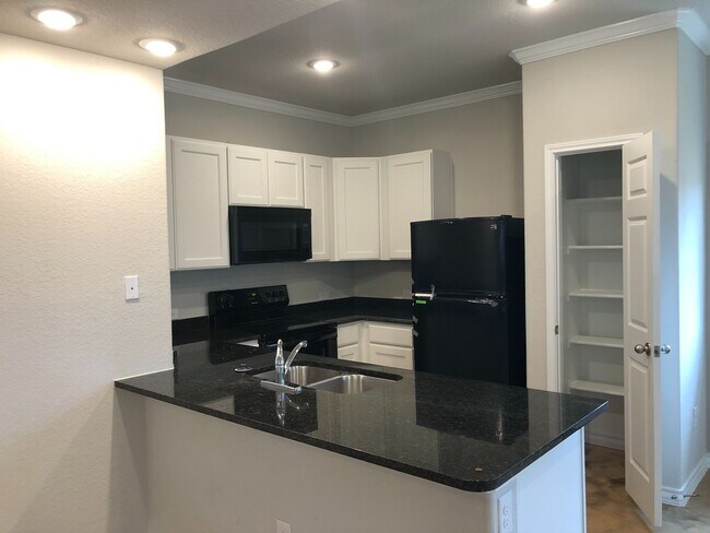 Foto del edificio - Town home for rent
