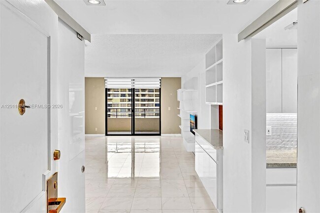 Foto del edificio - 2500 Parkview Dr