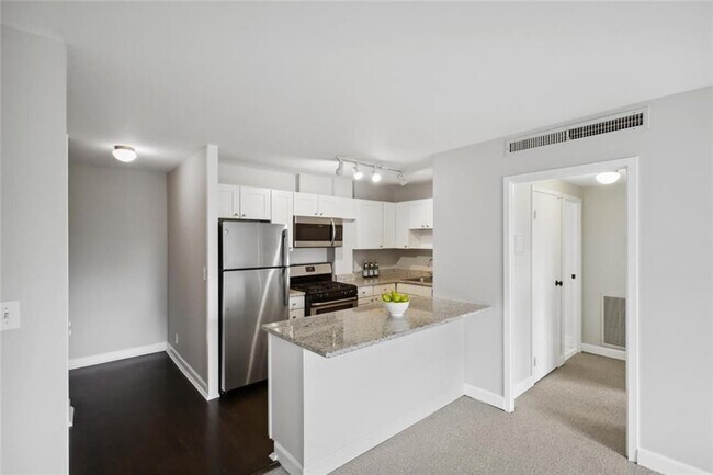 Foto del edificio - 2285 Peachtree Rd