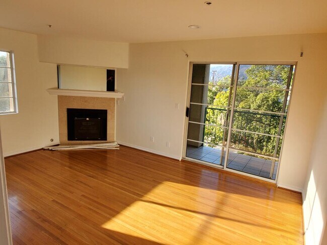 Building Photo - 420 W Wilson Ave