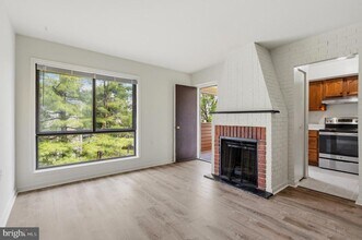 Building Photo - 8604 Village Way