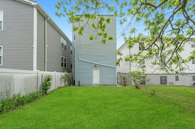 Building Photo - 101 Hedden Terrace