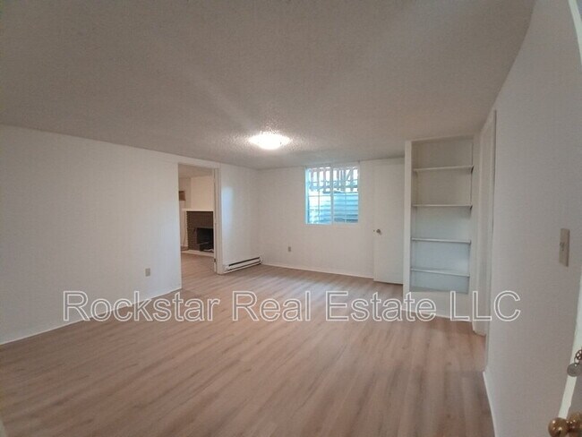 Foto del edificio - 1739 W Tenth Ave