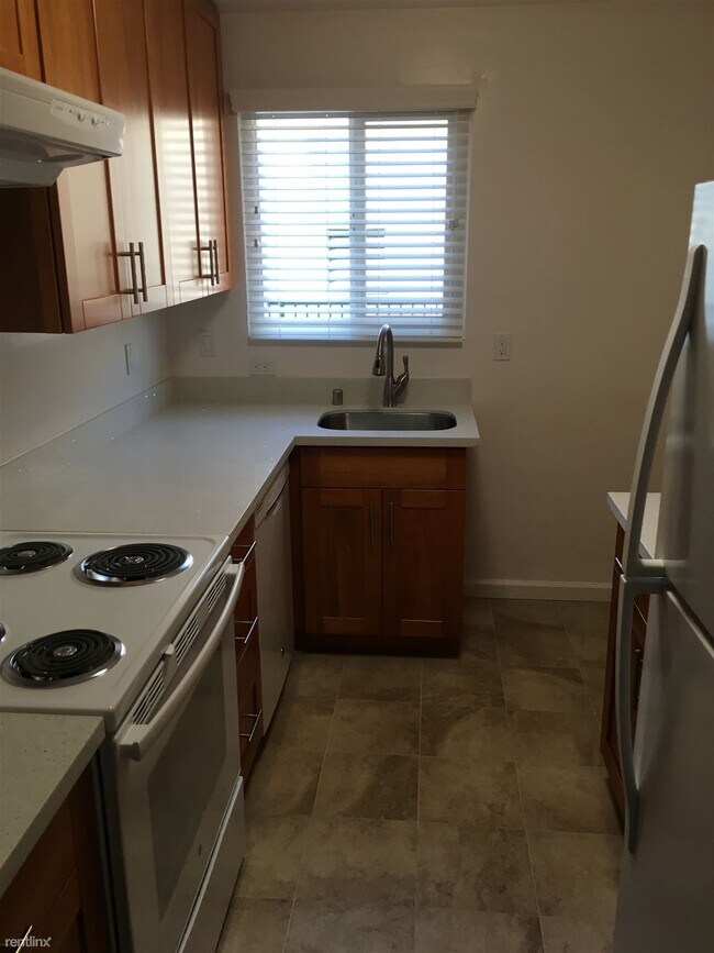 Building Photo - 1 br, 1 bath  - 400 Ravenswood Ave Apt 2