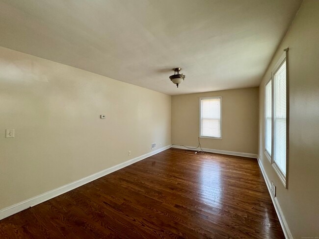 Building Photo - 993 Lindley St