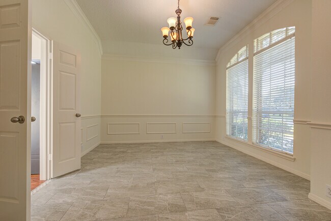 Foto del edificio - 1315 Crescent Pkwy Ct