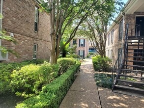 Building Photo - 6410 Del Monte Dr