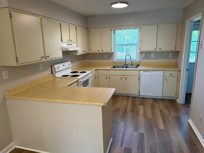 Building Photo - 788 Ridgeview Dr