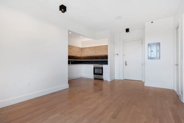 Foto principal - 1068 Fulton St