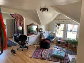 Building Photo - 3831 N Frederick Ave