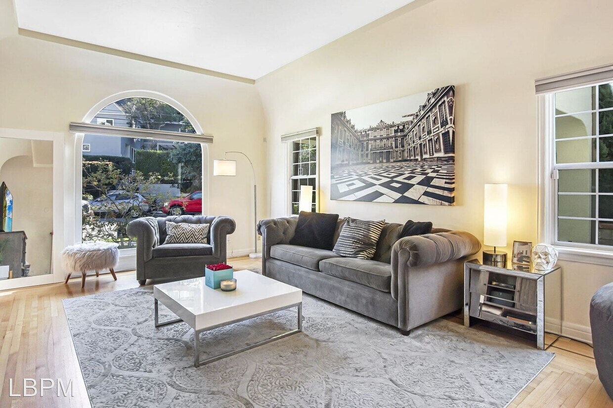Foto principal - 3 br, 3 bath House - 2341 Canyon Drive