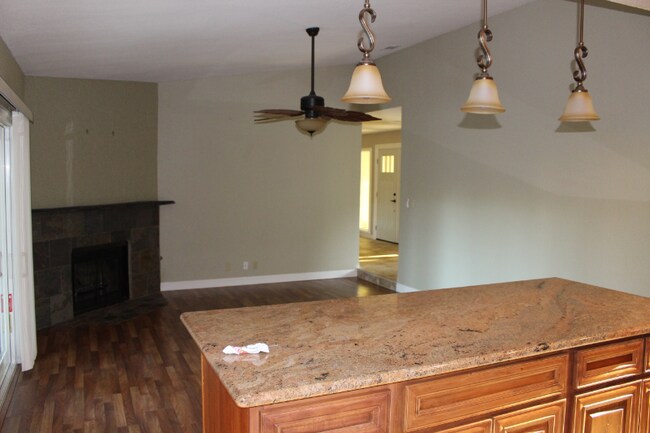 Building Photo - 8549 Vane Ct
