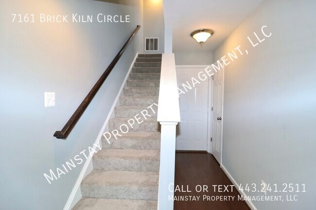 Building Photo - Rarely Available End Unit Townhome With Ga...
