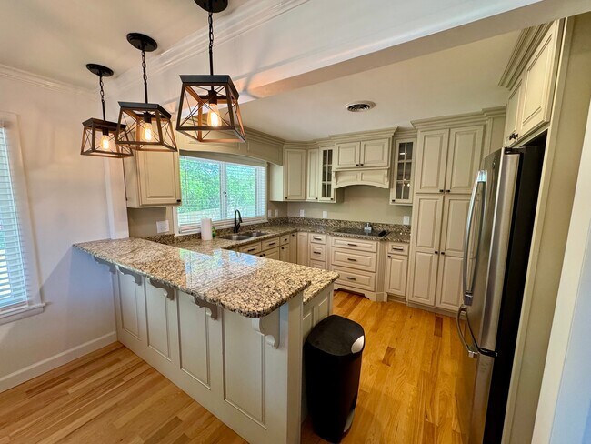 Foto del edificio - 732 Hillgate Rd