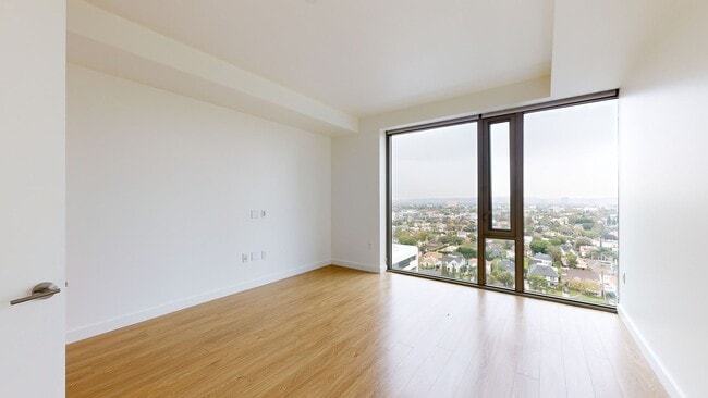 Interior Photo - Vision on Wilshire