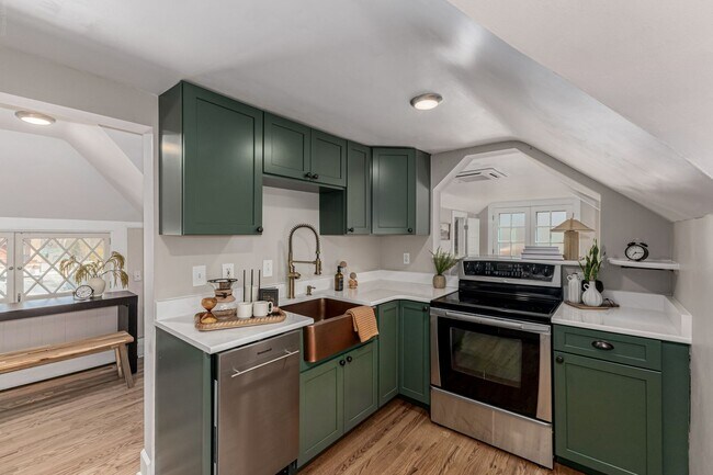 Building Photo - Unique Top-Floor Home in Denver's Coveted Cheesman Park Neighborhood