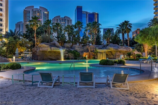 Foto del edificio - 222 Karen Ave