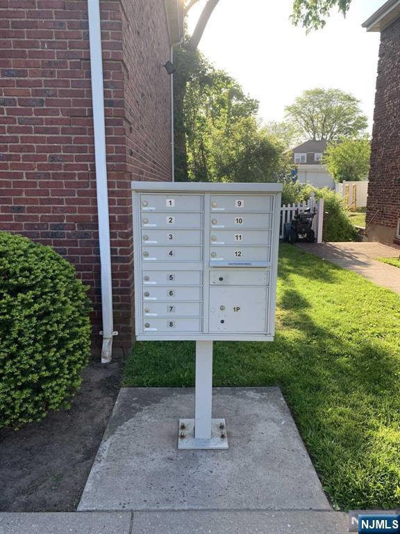 Foto del edificio - 171-183-183 Fort Lee Rd