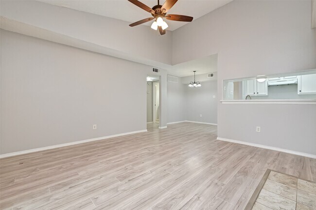 Foto del edificio - 6701 Sands Point Dr