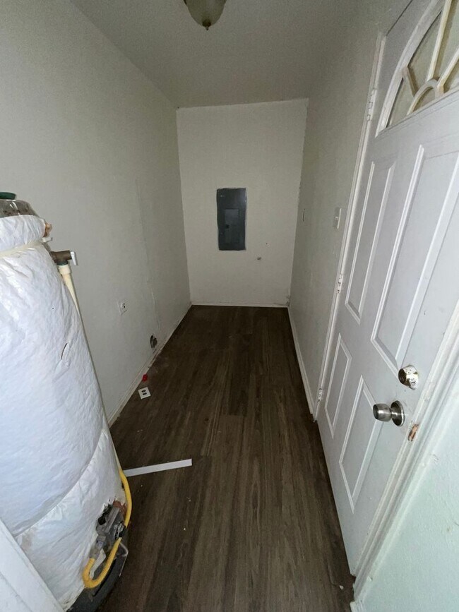 Foto del edificio - HOUSING SECTION 8 APPROVED