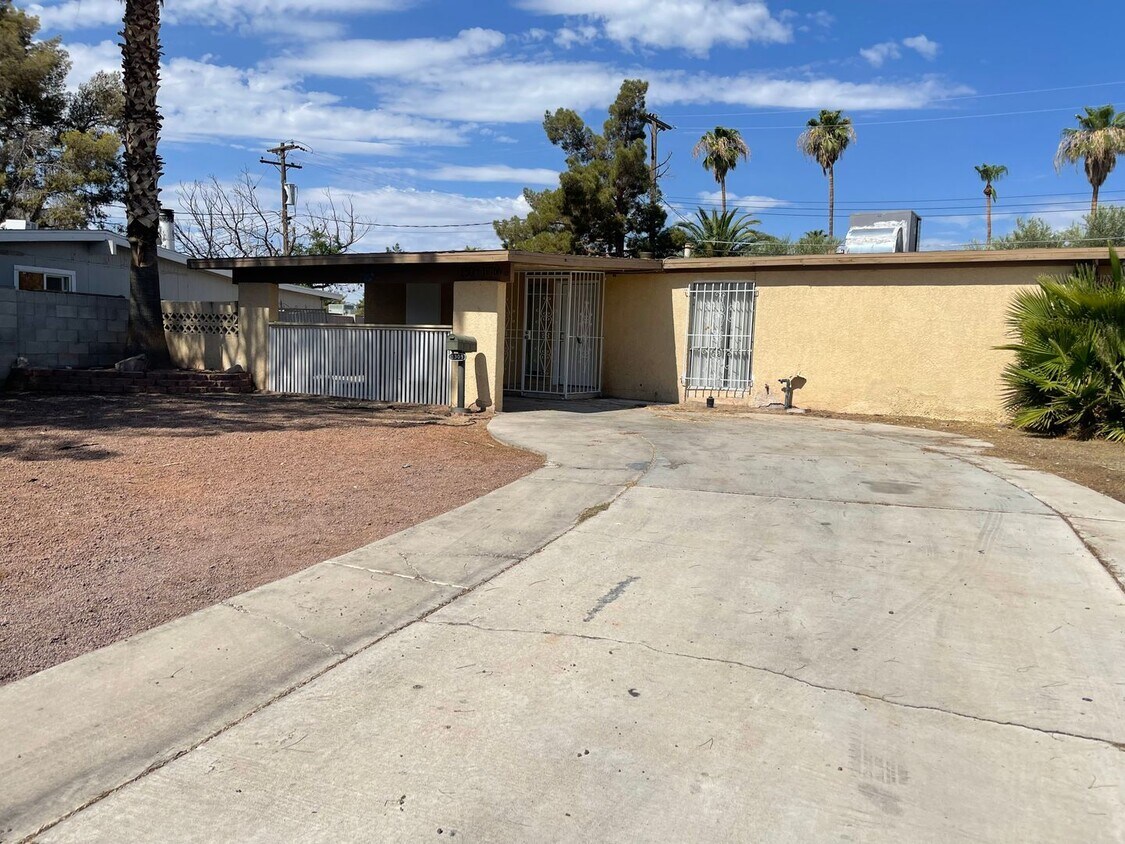 Foto principal - Beautiful home in East Las Vegas