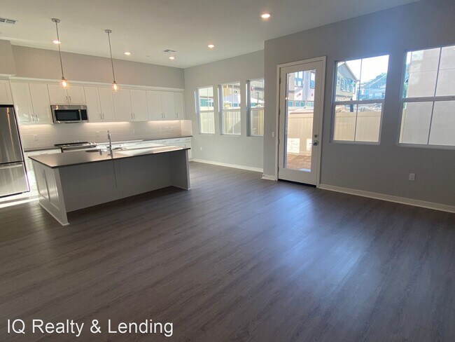 Building Photo - 3 br, 2.5 bath House - 1151 Evelyn Dr