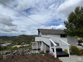 Building Photo - 1531 Avohill Dr