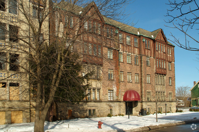 Building Photo - Hazelwood Apartments