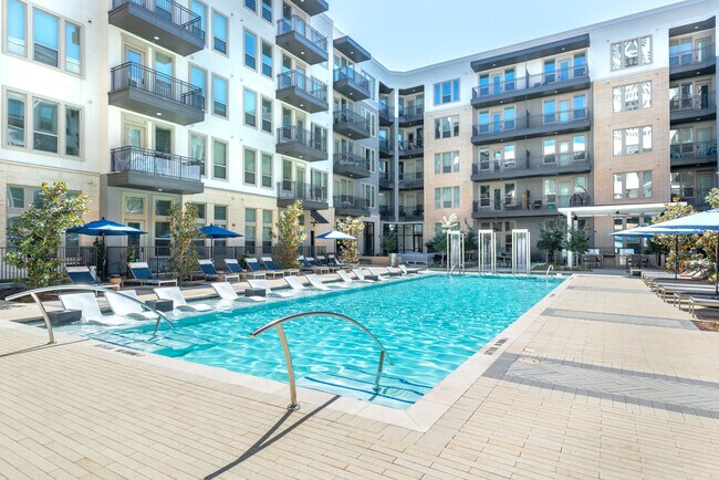 Foto del edificio - Burnett Lofts