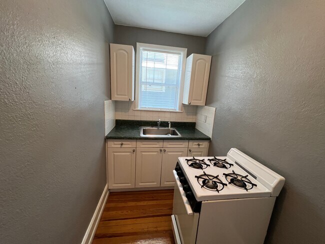 Foto del edificio - Studio Bed/1 Bath - Unit 9