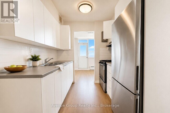 Photo du bâtiment - 50 Driftwood Ave