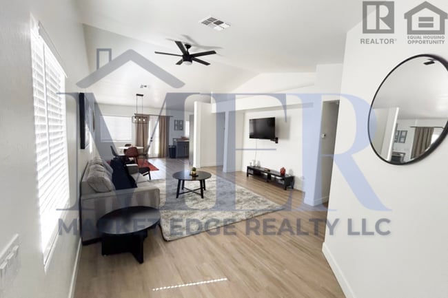 Foto del edificio - 3Bed/2Bath Furnished Home 2 Car Gar - 19th...